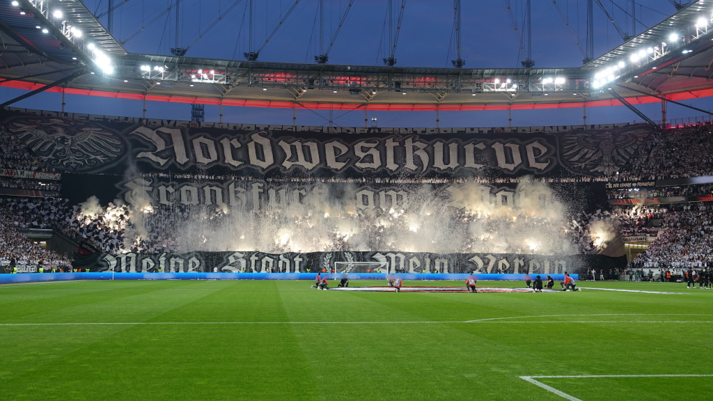 I tifosi dell’Eintracht non hanno eguali nel mondo