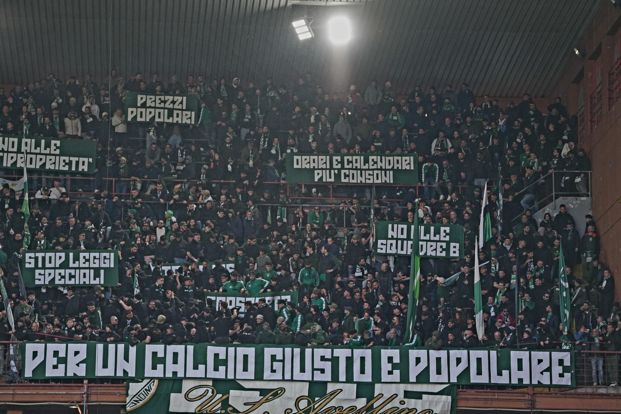 Tra caro biglietti e restrizioni, la fine del calcio